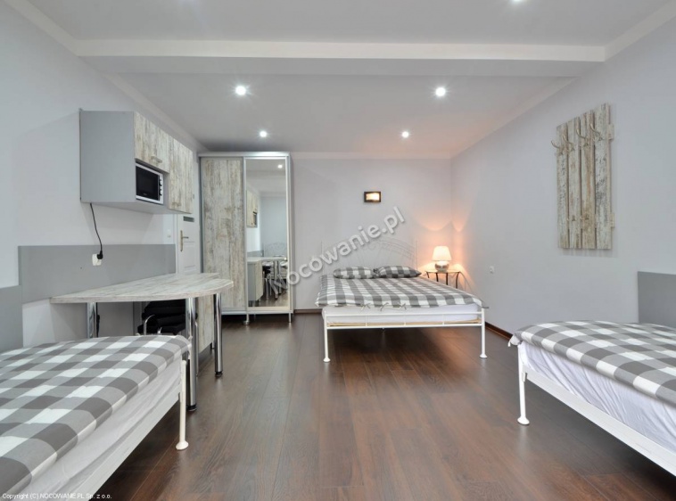 Arti pok&oacute;j 4osobowy parter?v=1.0.1